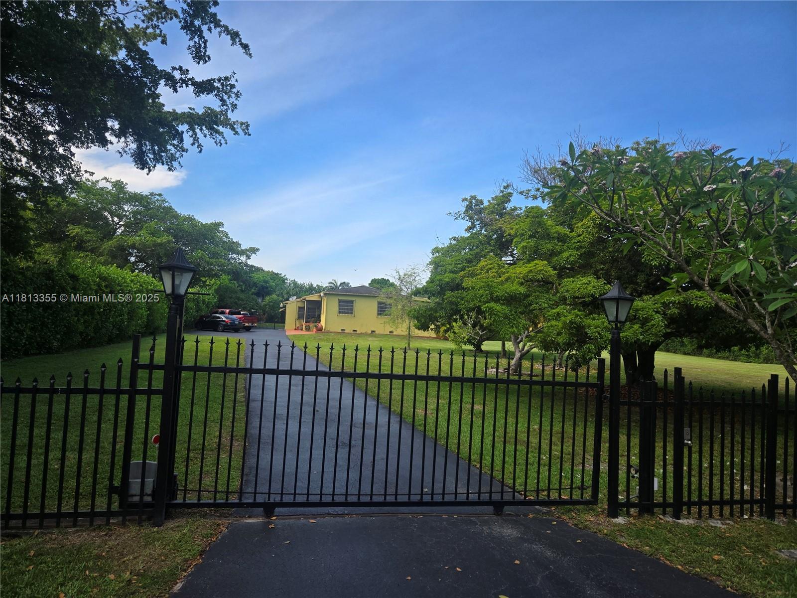 Homes for sale in Miami, FL | 12401 Sw 47Th St, Miami, FL 33175 | MLS# A11813355