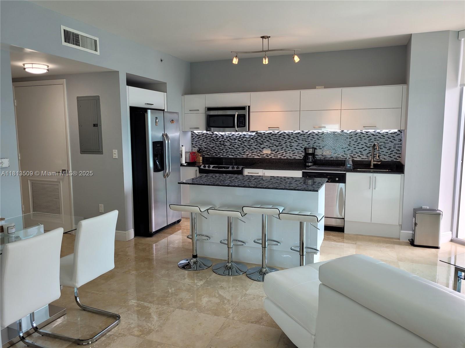 350 S Miami Ave #2714, Miami FL 33130