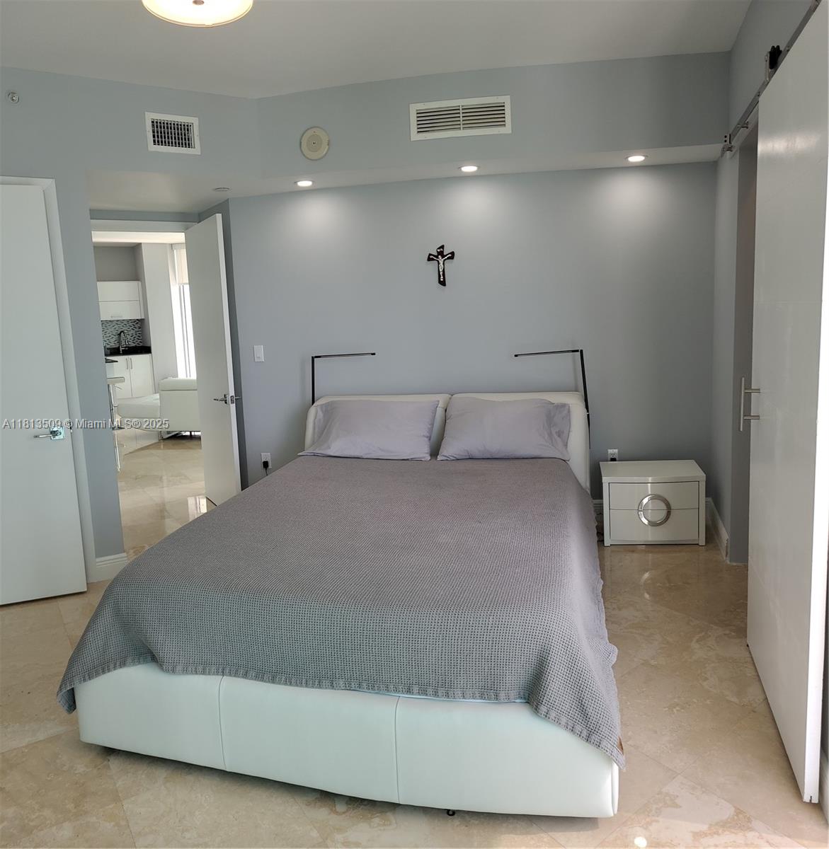 350 S Miami Ave #2714, Miami FL 33130