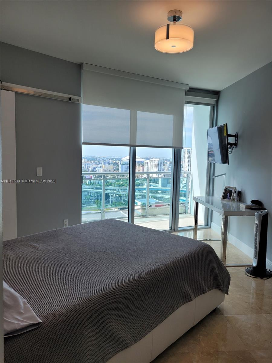 350 S Miami Ave #2714, Miami FL 33130