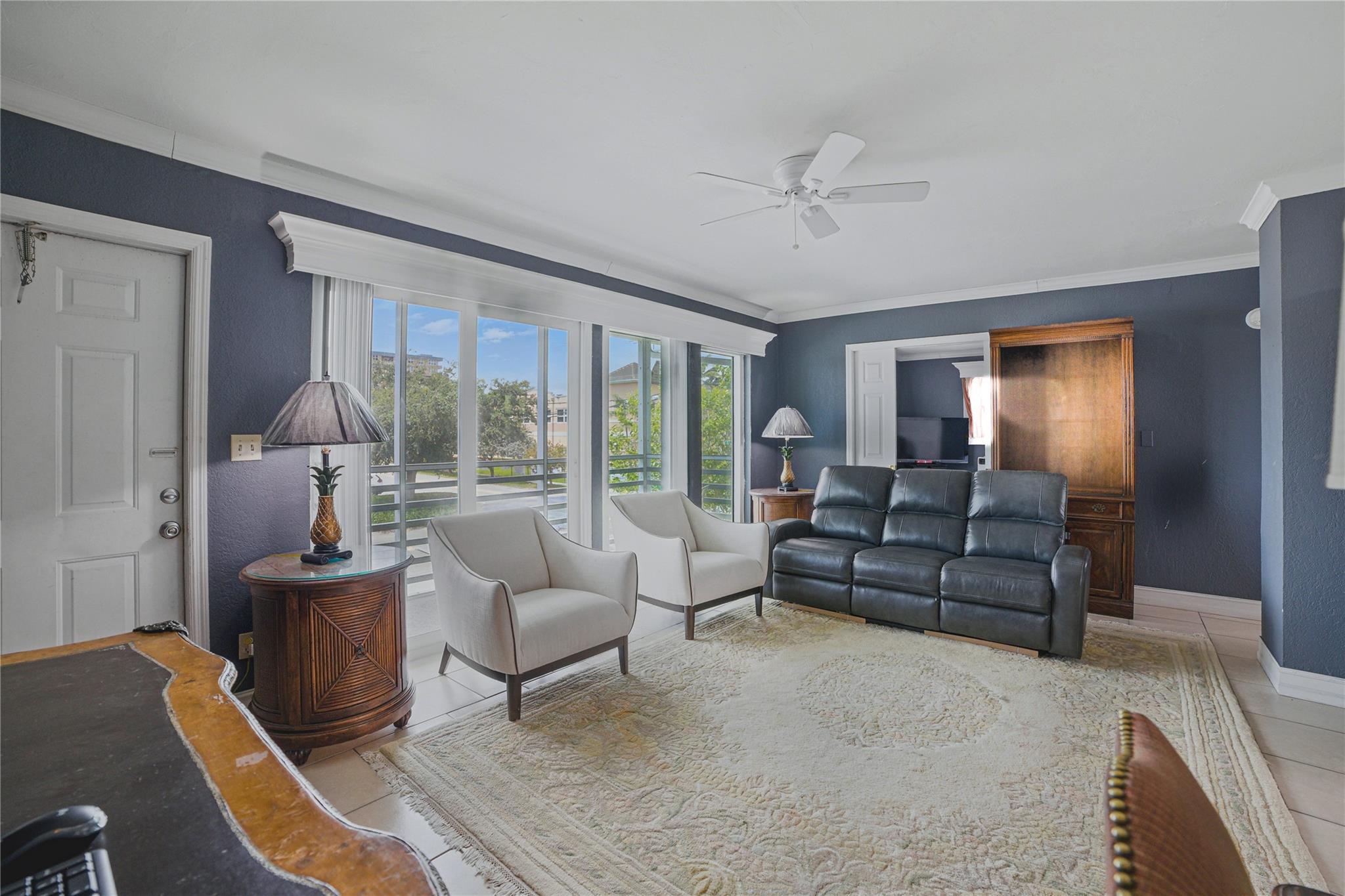 Photo 3 of home located at 1005 SE 15th St 5D, Fort Lauderdale FL