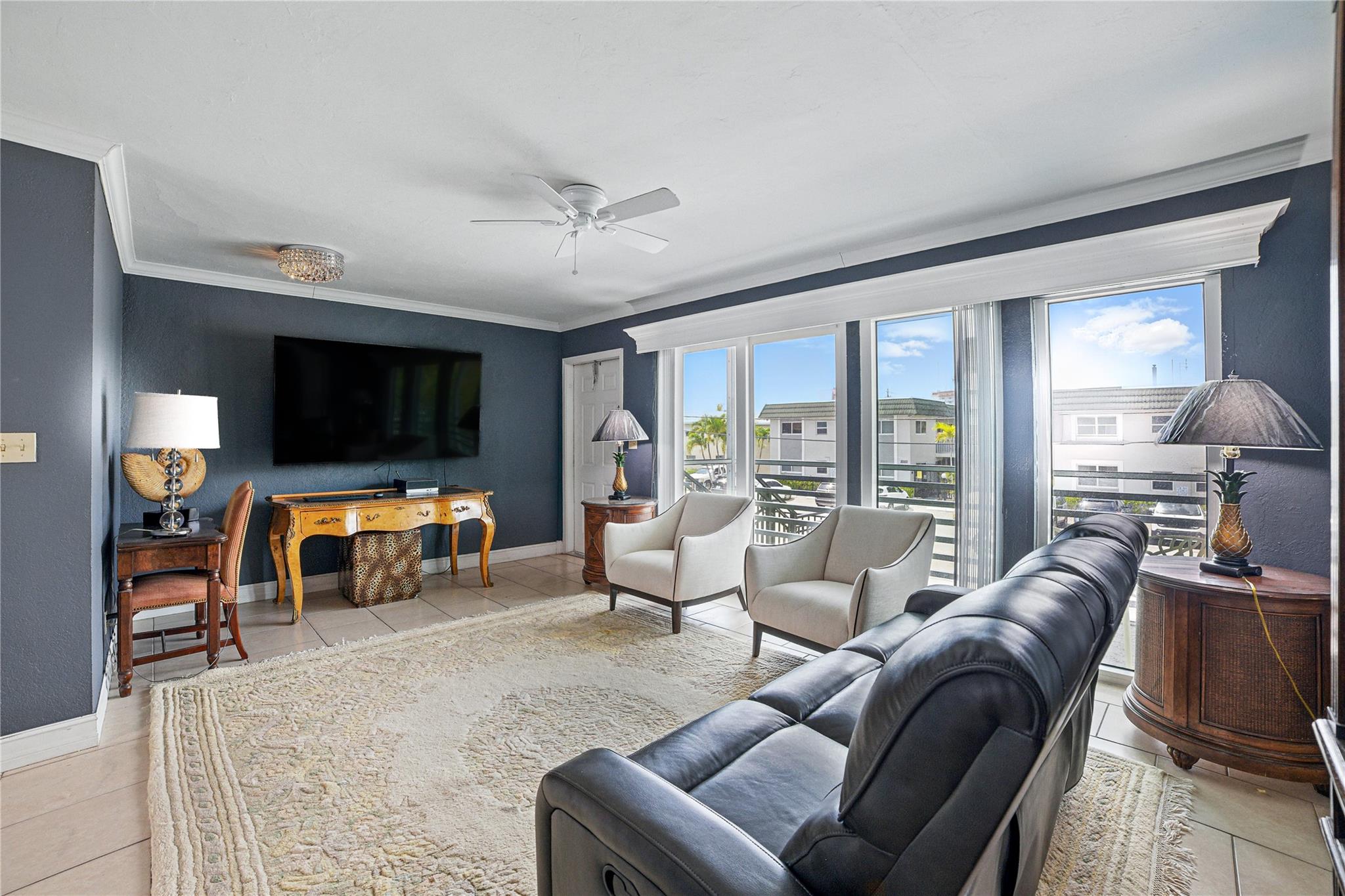 Photo 5 of home located at 1005 SE 15th St 5D, Fort Lauderdale FL