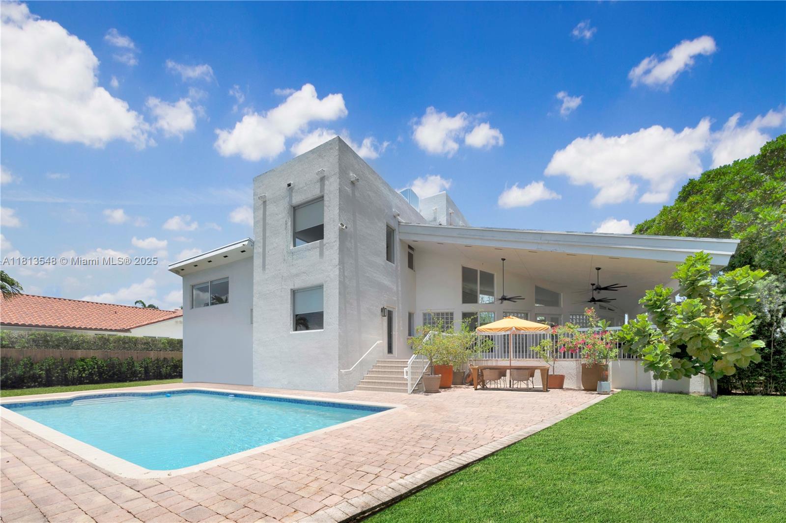 6320 Dolphin Dr, Coral Gables, Florida 33158