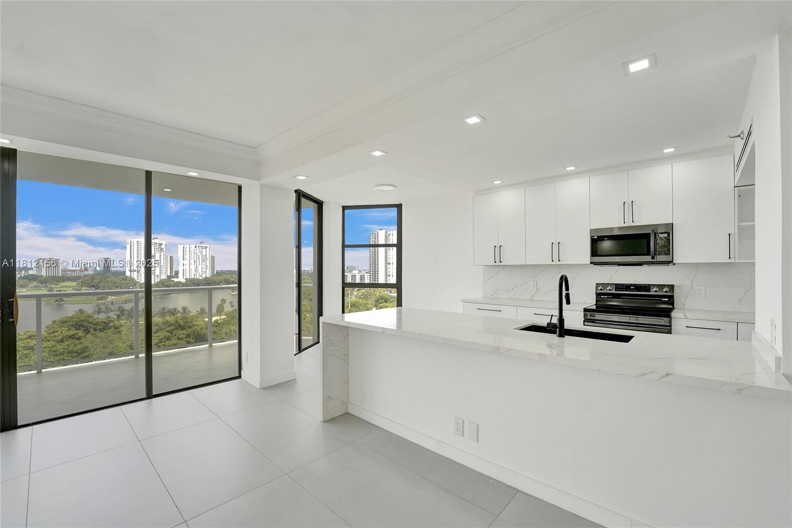 20281 Country Club Dr Unit 811, Aventura, Florida 33180