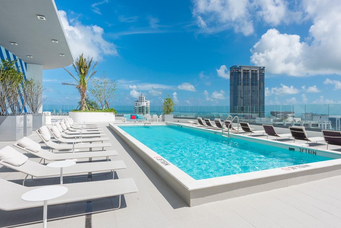 45 SW 9th St #2402, Miami FL 33130