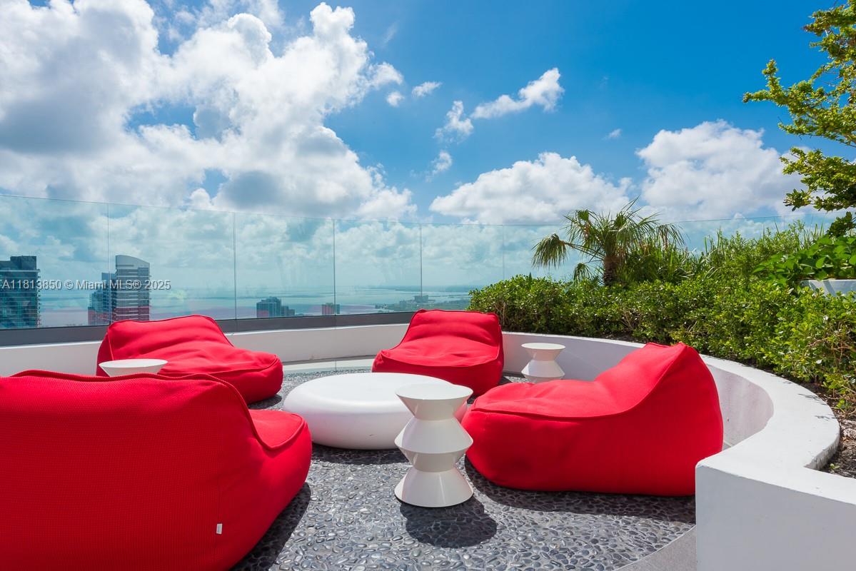 45 SW 9th St #2402, Miami FL 33130