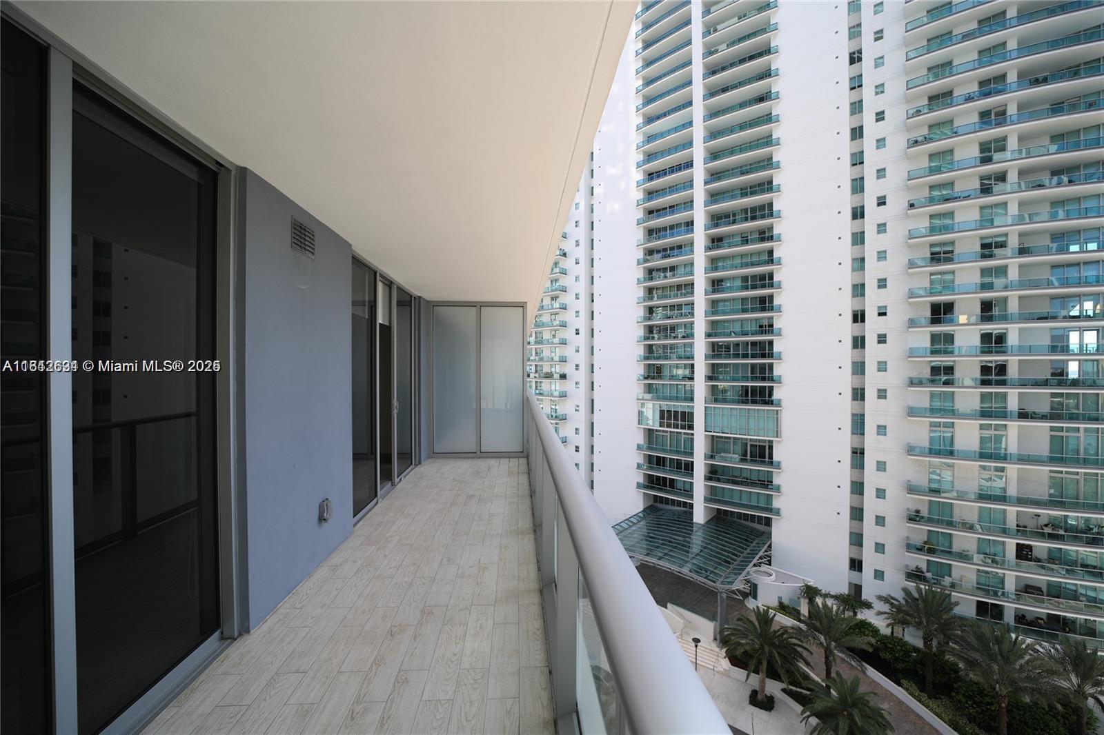 1300 Brickell Bay Dr #1006, Miami FL 33131