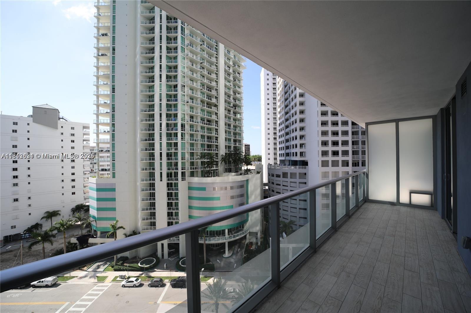 1300 Brickell Bay Dr #1006, Miami FL 33131