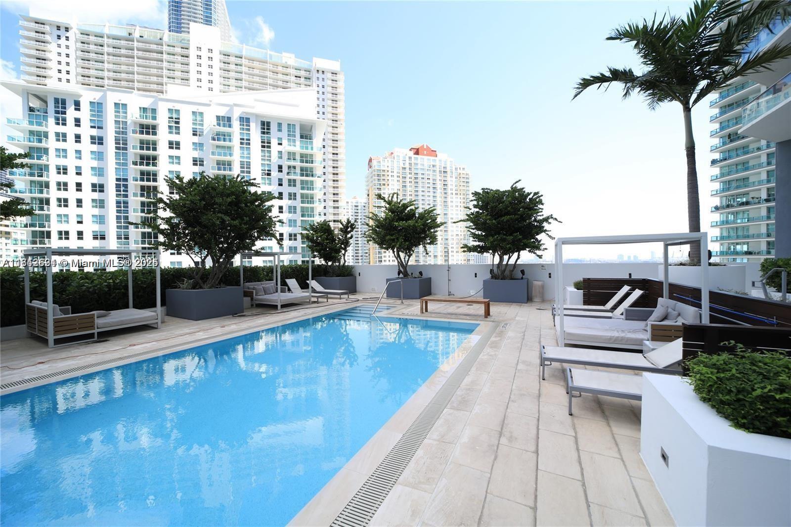 1300 Brickell Bay Dr #1006, Miami FL 33131