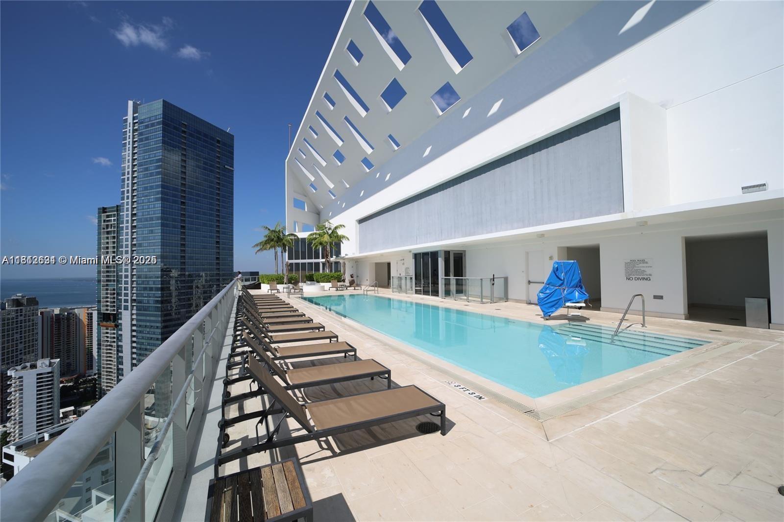 1300 Brickell Bay Dr #1006, Miami FL 33131