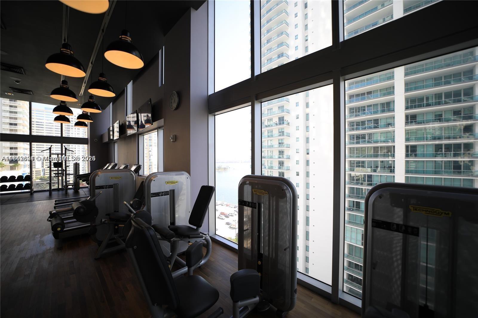 1300 Brickell Bay Dr #1006, Miami FL 33131