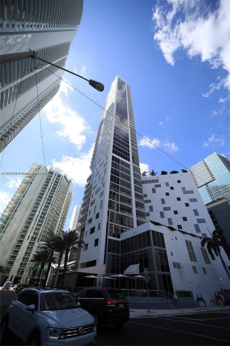 1300 Brickell Bay Dr #1006, Miami FL 33131