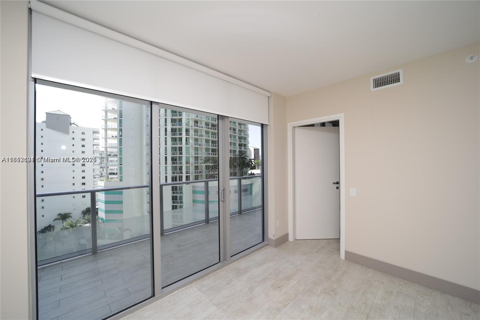 1300 Brickell Bay Dr #1006, Miami FL 33131