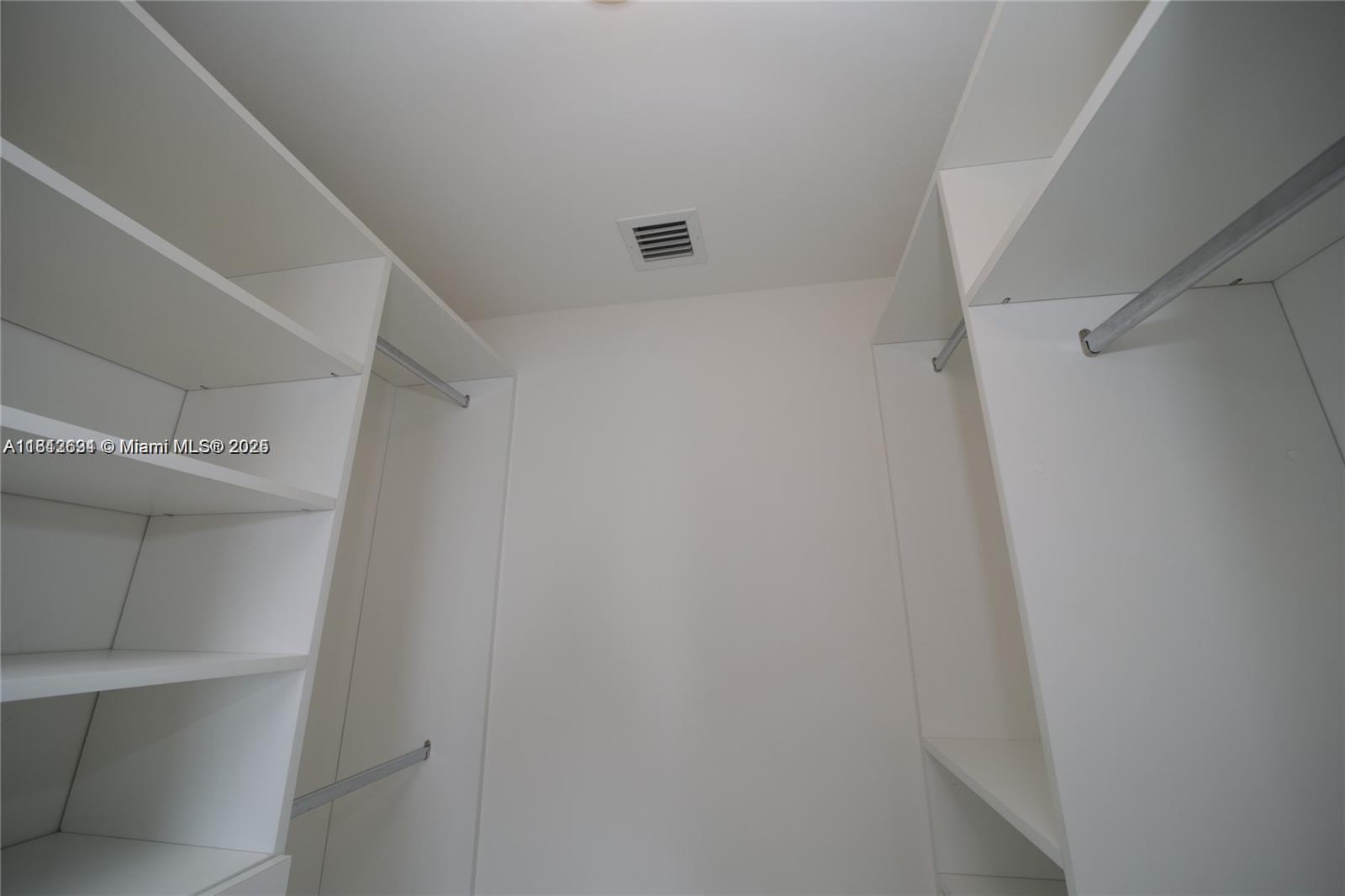 1300 Brickell Bay Dr #1006, Miami FL 33131