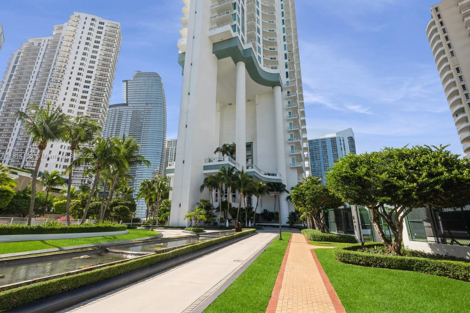 900 Brickell Key Blvd #1702, Miami FL 33131
