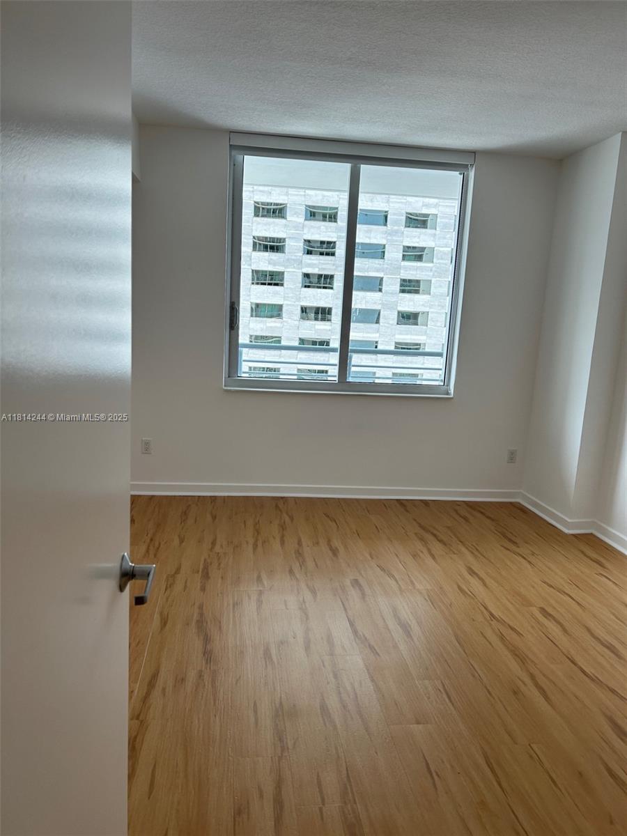 335 S Biscayne Blvd #2404, Miami FL 33131