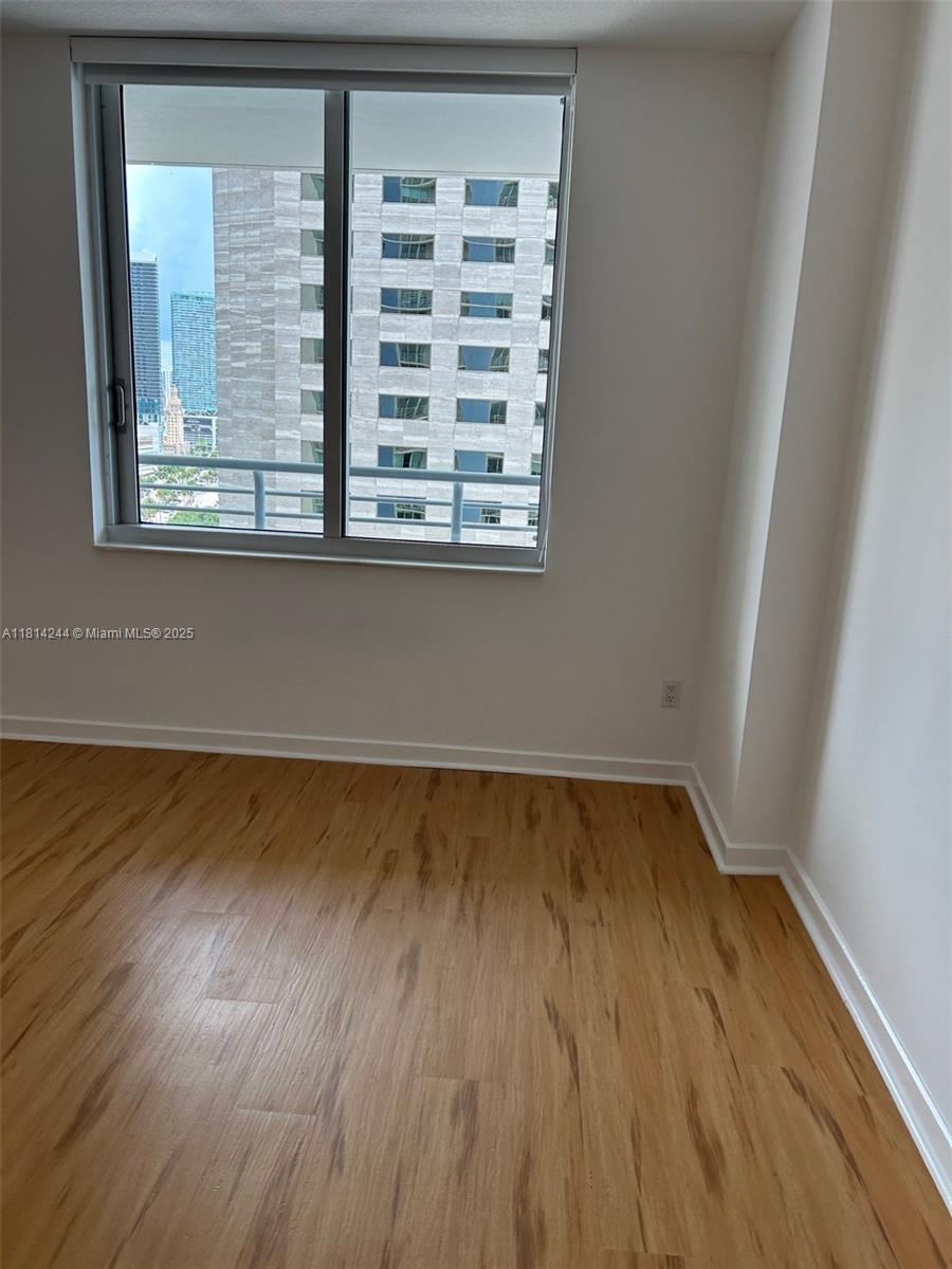 335 S Biscayne Blvd #2404, Miami FL 33131