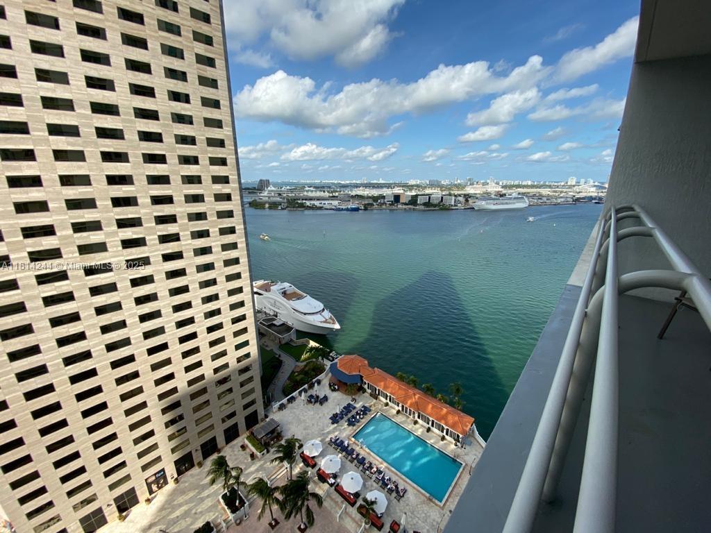 335 S Biscayne Blvd #2404, Miami FL 33131