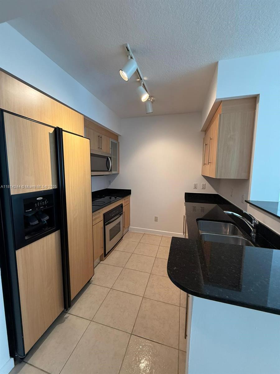335 S Biscayne Blvd #2404, Miami FL 33131