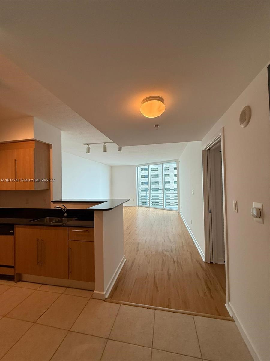 335 S Biscayne Blvd #2404, Miami FL 33131
