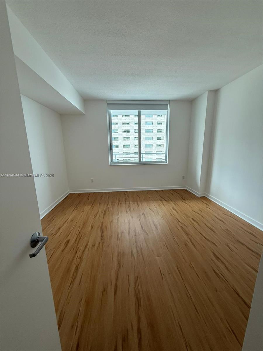 335 S Biscayne Blvd #2404, Miami FL 33131