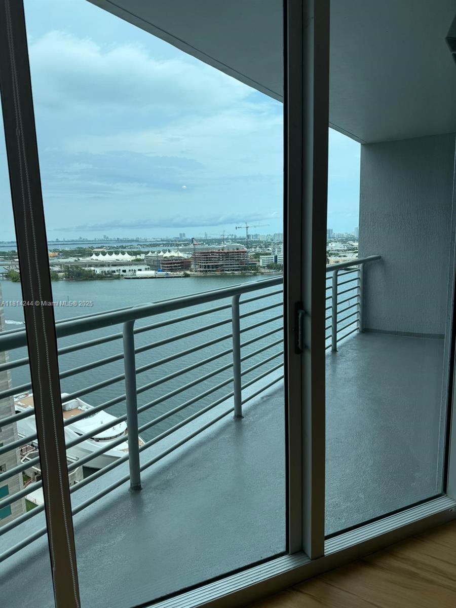 335 S Biscayne Blvd #2404, Miami FL 33131