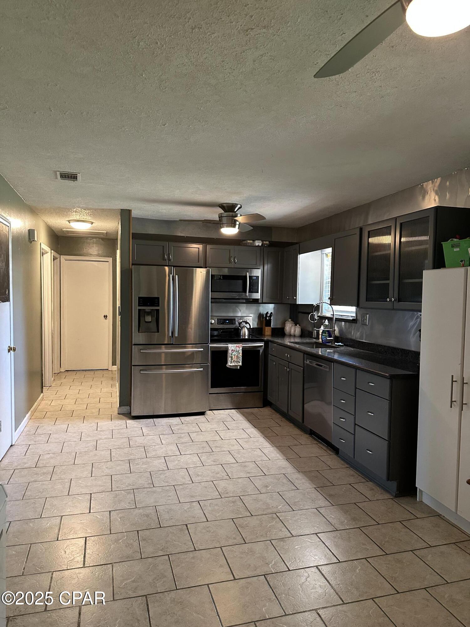 2586 Mckinnon Street, Cottondale, Florida image 4