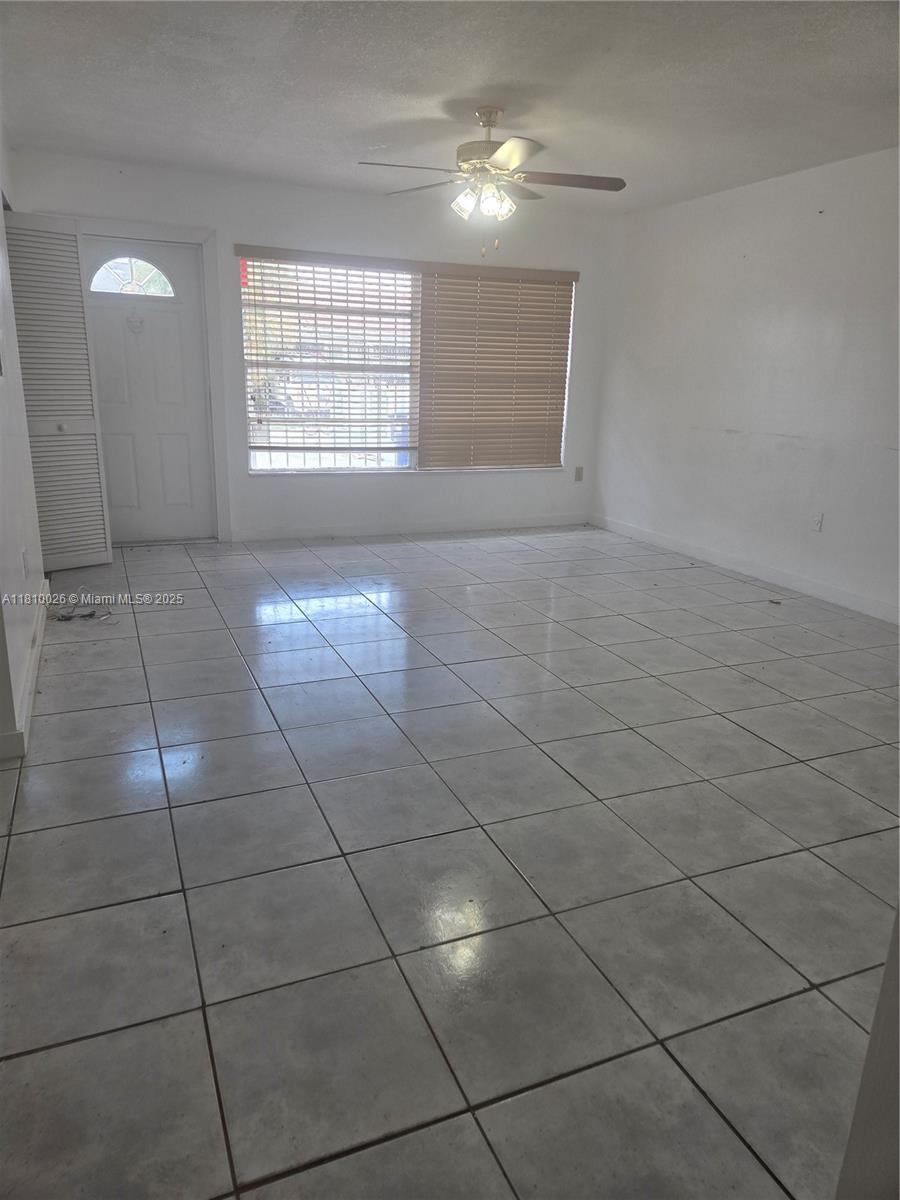 4479 NW 185th St, Miami Gardens, Florida image 9