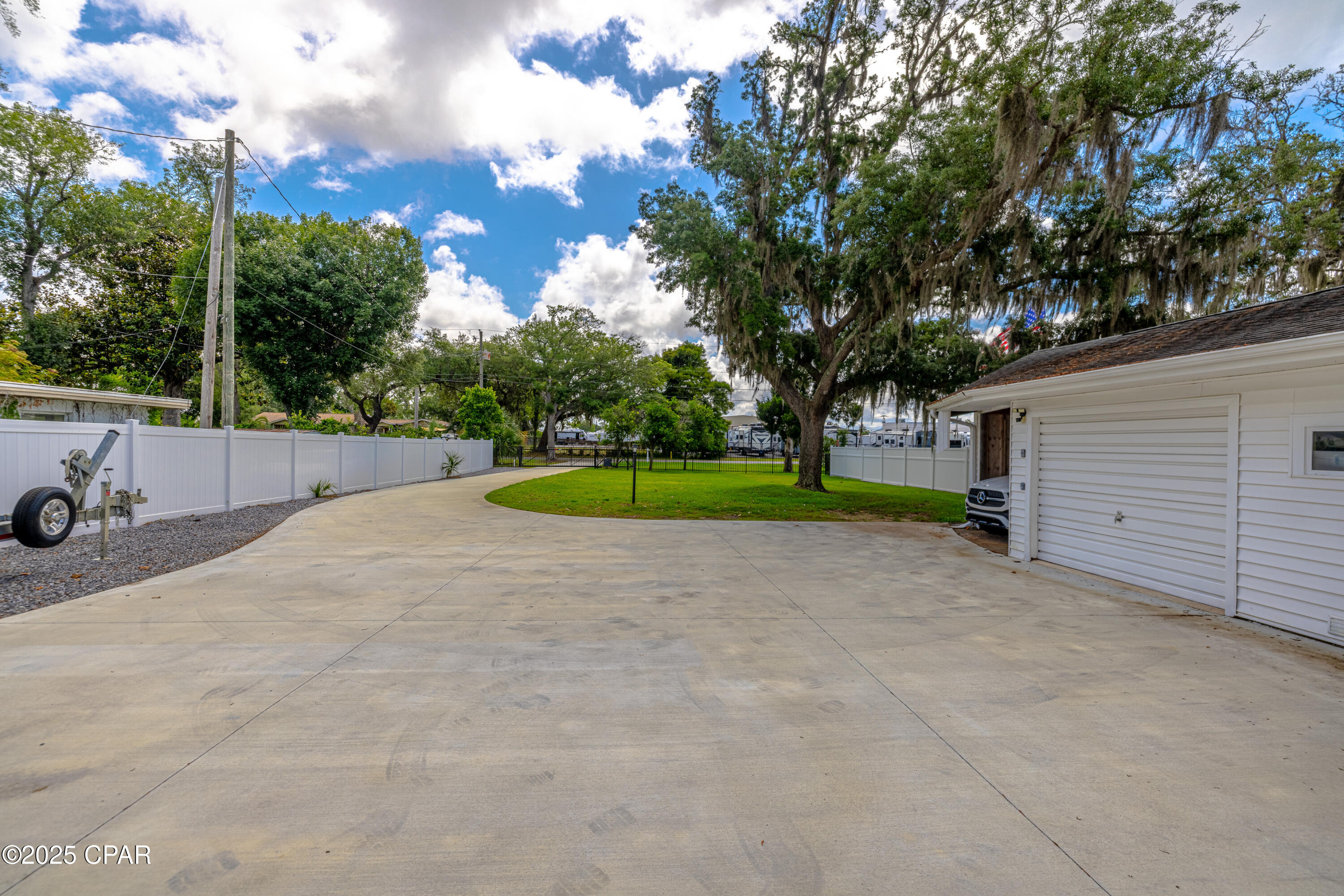 Image 6 For 2313 Mound Avenue