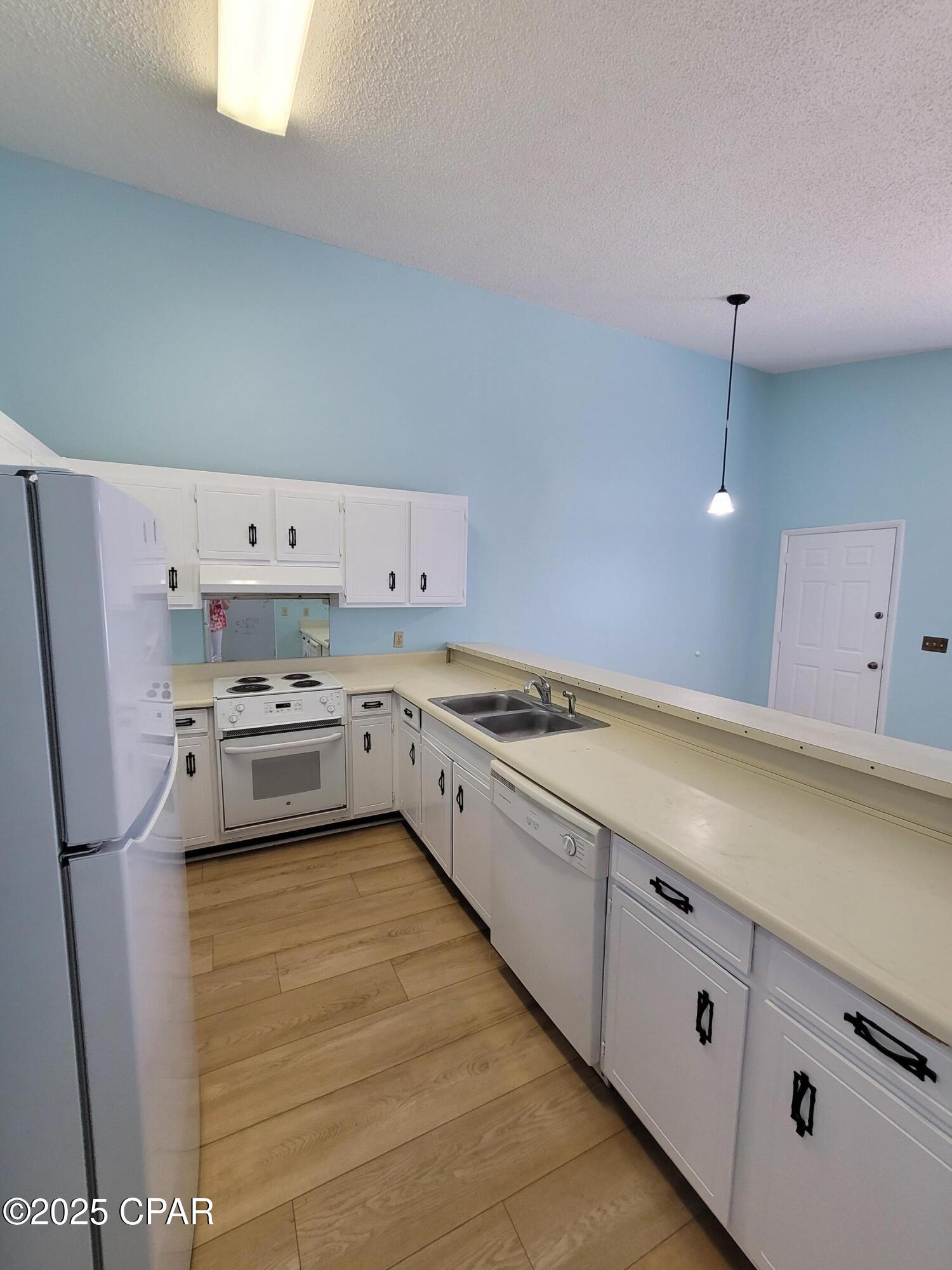 Image 6 For 5500 Sunset Avenue B