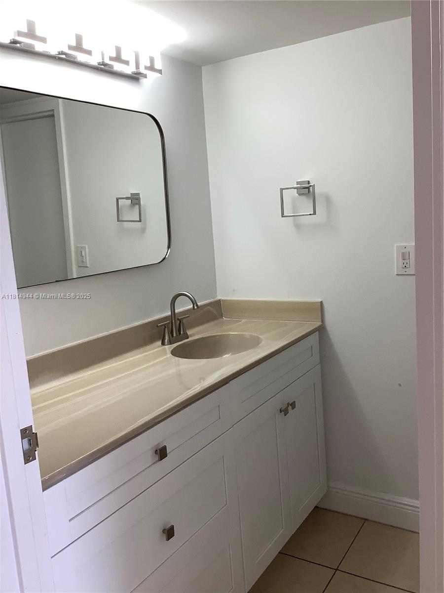 2333 Brickell Ave #615, Miami FL 33129