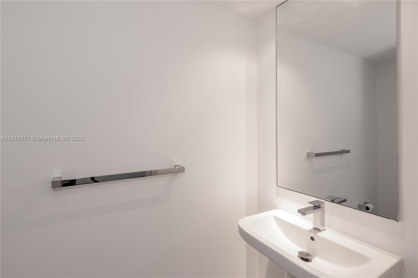 801 S Miami Ave #1602, Miami FL 33130