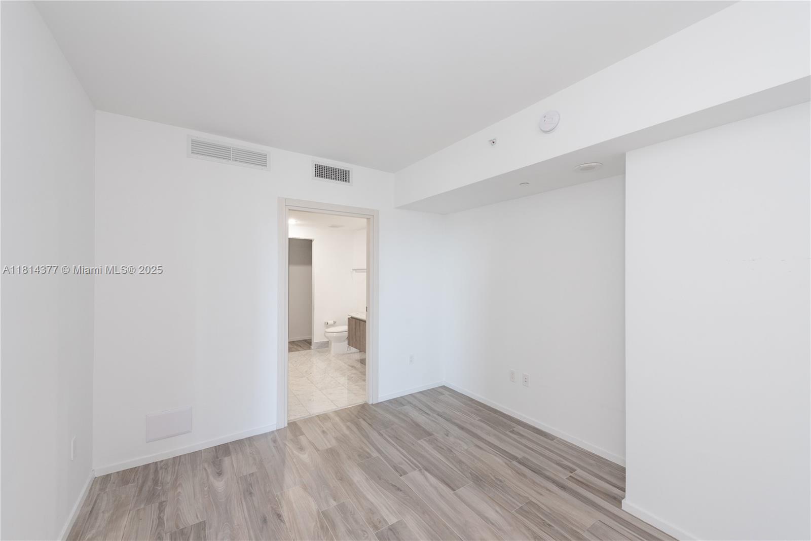 801 S Miami Ave #1602, Miami FL 33130
