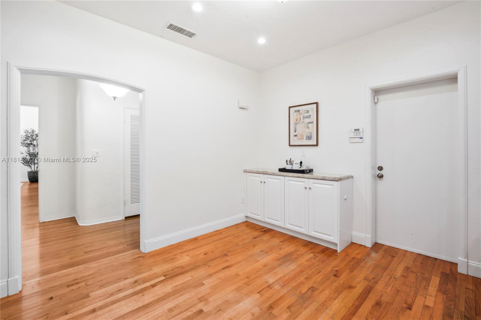 1015 Catalonia Ave, Coral Gables FL 33134