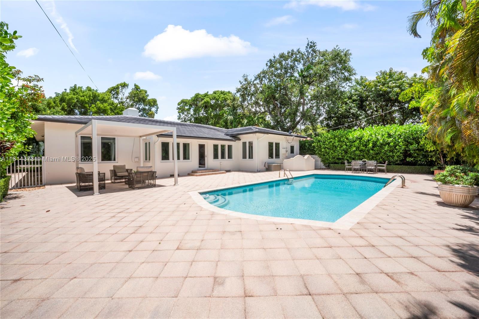1015 Catalonia Ave, Coral Gables FL 33134