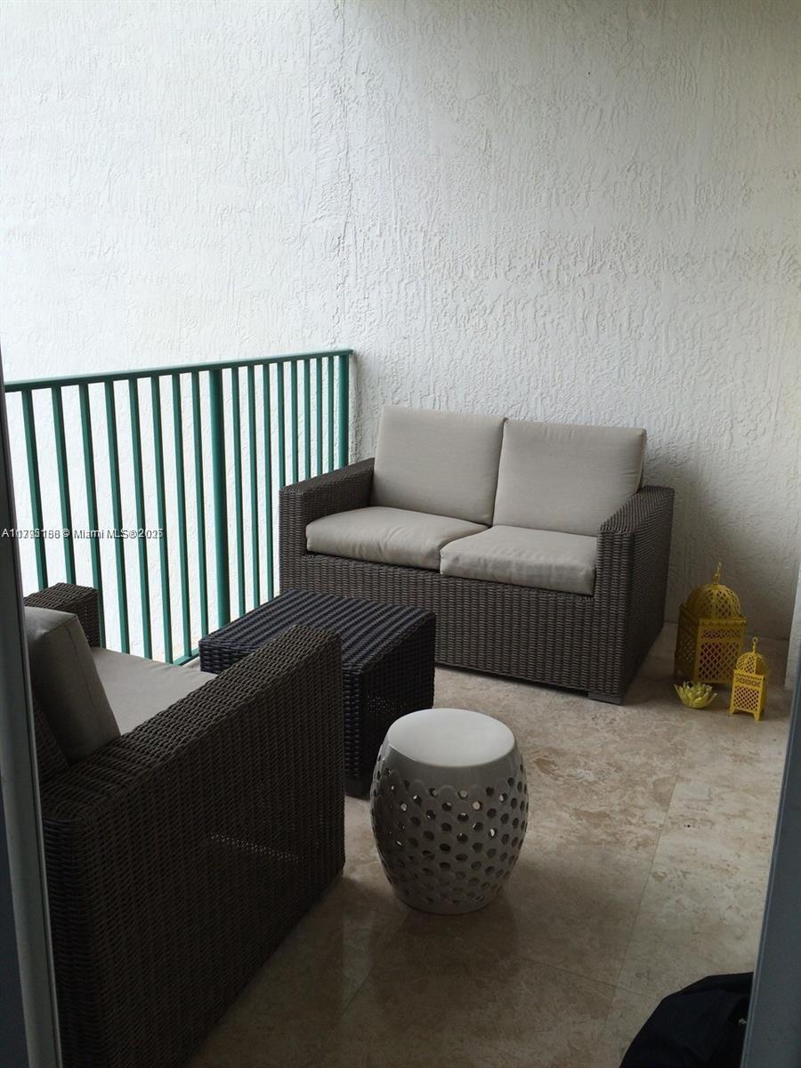 19900 E Country Club Dr #718, Aventura FL 33180