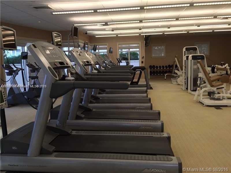 19900 E Country Club Dr #718, Aventura FL 33180