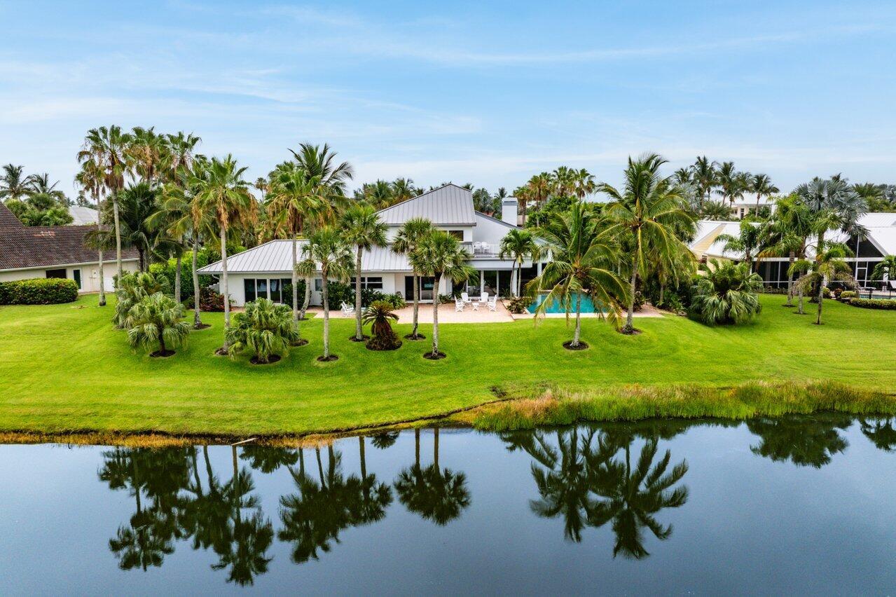 Homes for sale in Stuart, FL | 2150 Se Golfview Lane, Stuart, FL 34996 | MLS# R11096321