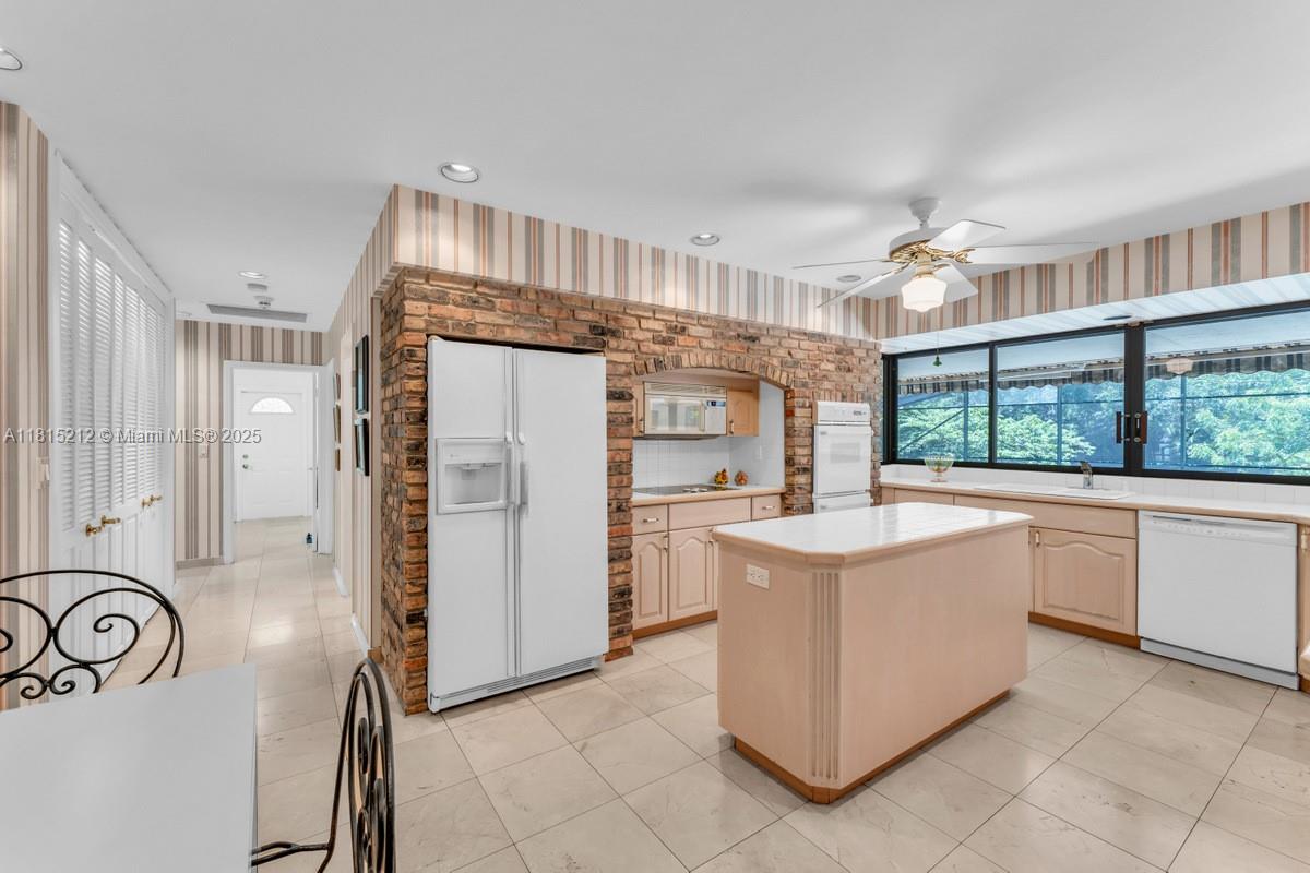 5990 SW 135th Ter, Pinecrest, Florida image 10