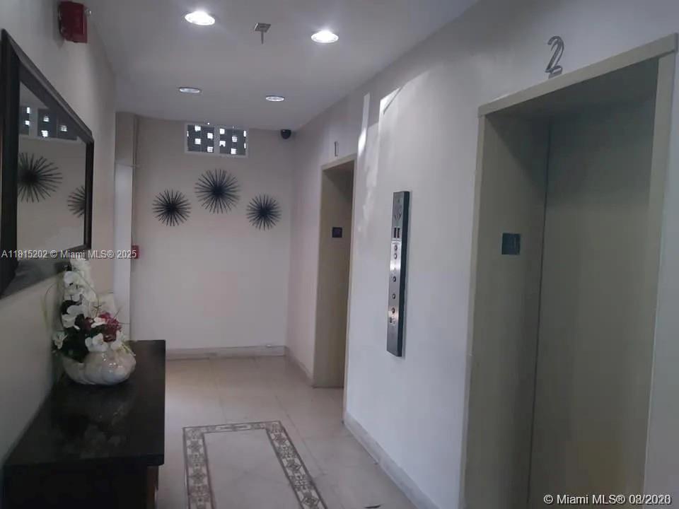 16850 S Glades Dr #8G, North Miami Beach, Florida image 25