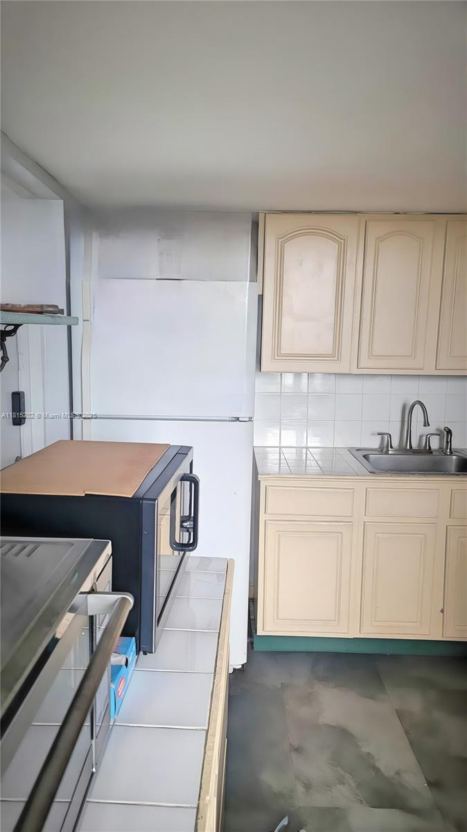 16850 S Glades Dr #8G, North Miami Beach, Florida image 7