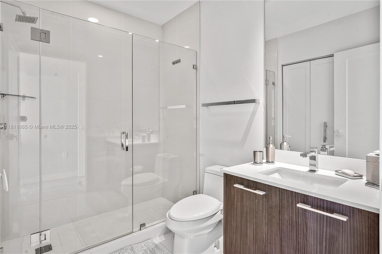 45 SW 9th St #4903, Miami FL 33130
