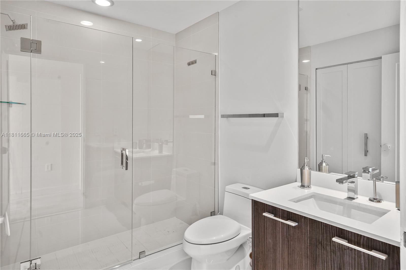 45 SW 9th St #4903, Miami FL 33130