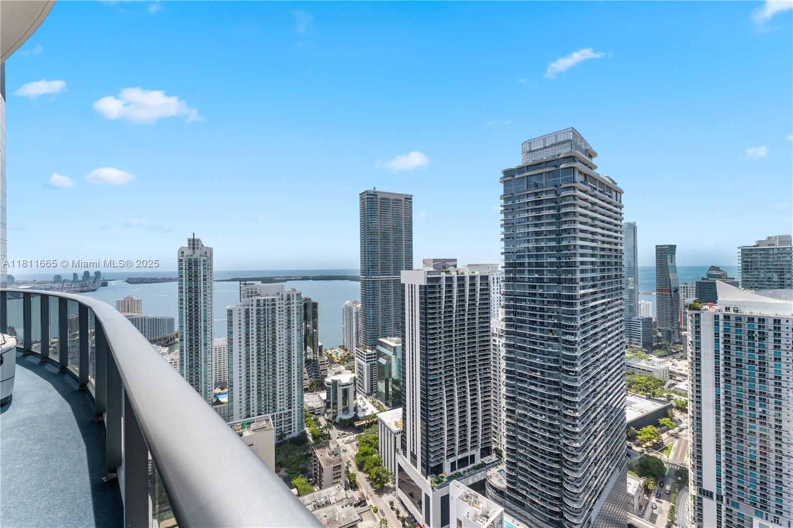 45 SW 9th St #4903, Miami FL 33130