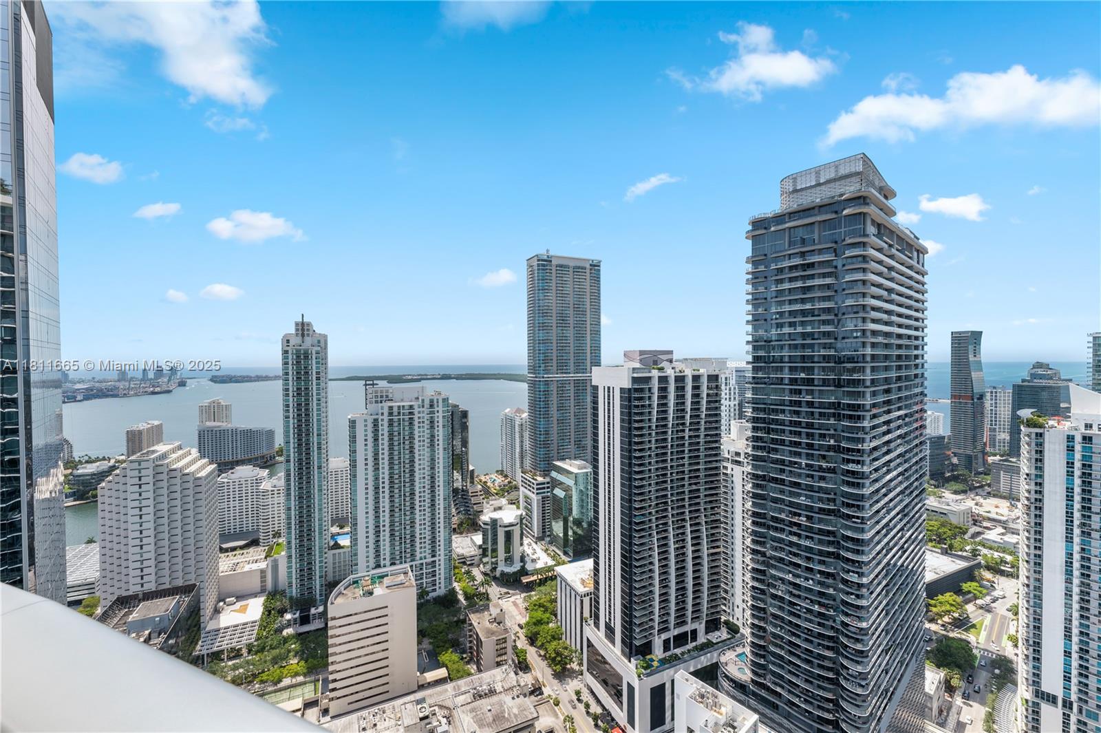45 SW 9th St #4903, Miami FL 33130