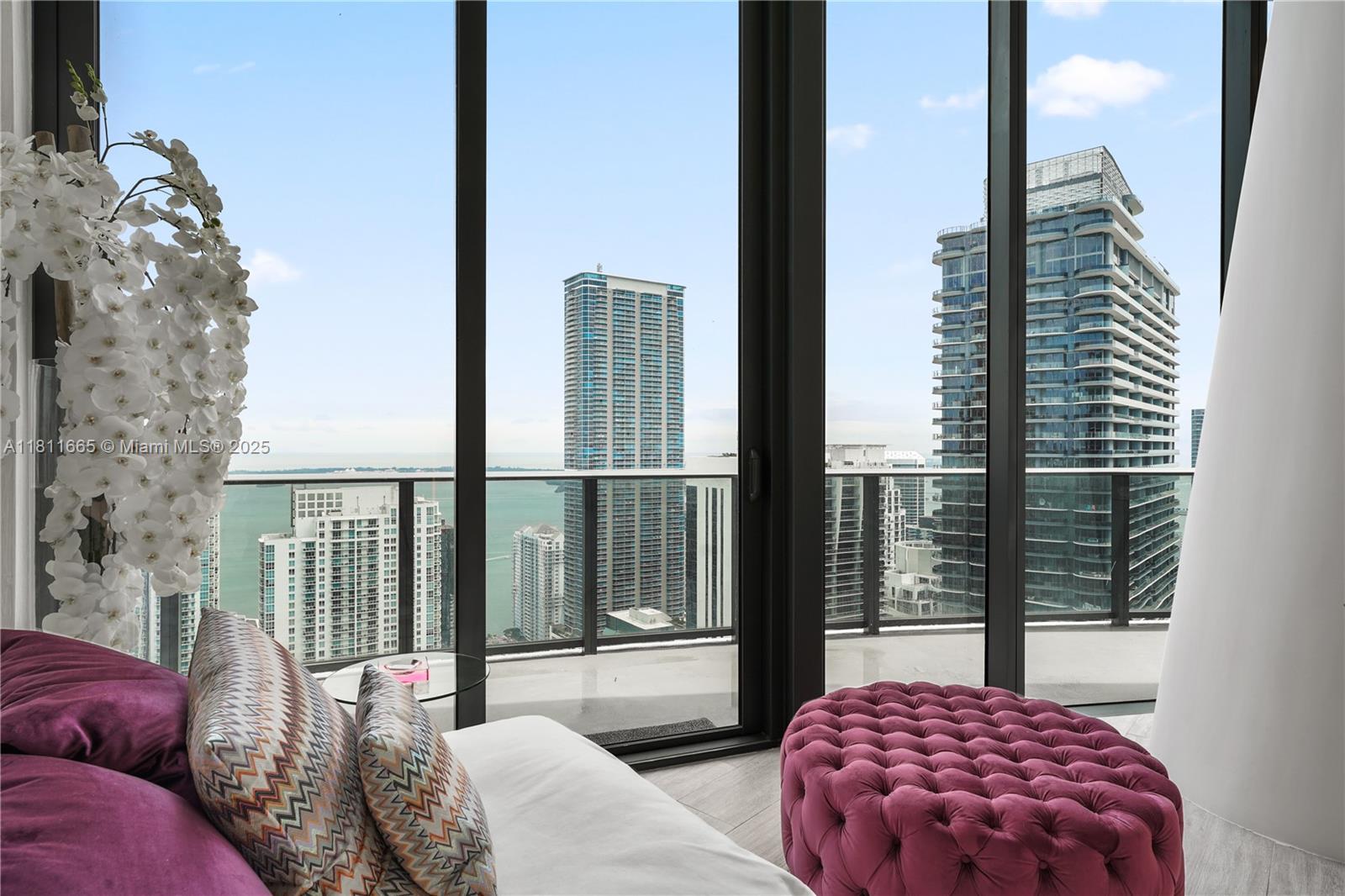 45 SW 9th St #4903, Miami FL 33130