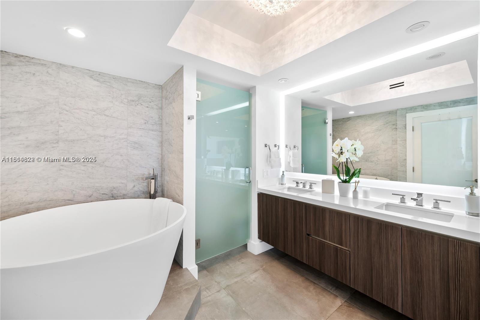 4779 Collins Ave #3801, Miami Beach FL 33140