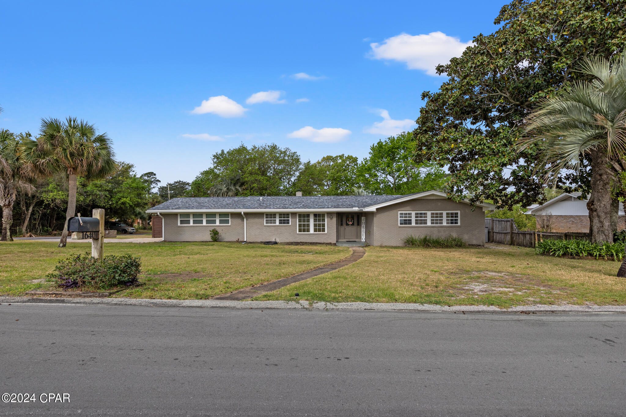 Image 34 For 16401 Castile Avenue