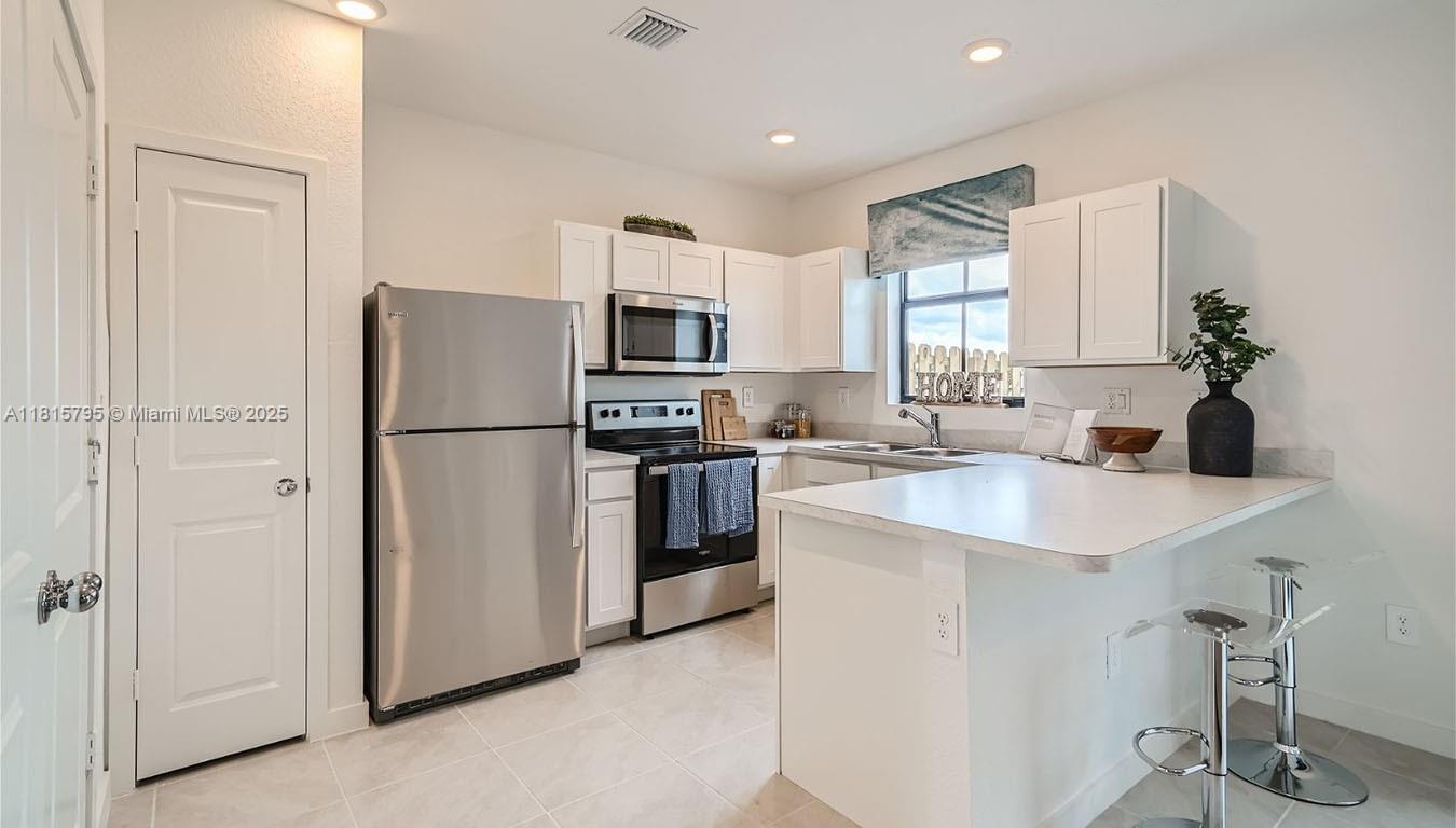 1491 NE 3rd Avenue, Florida City, Florida image 10