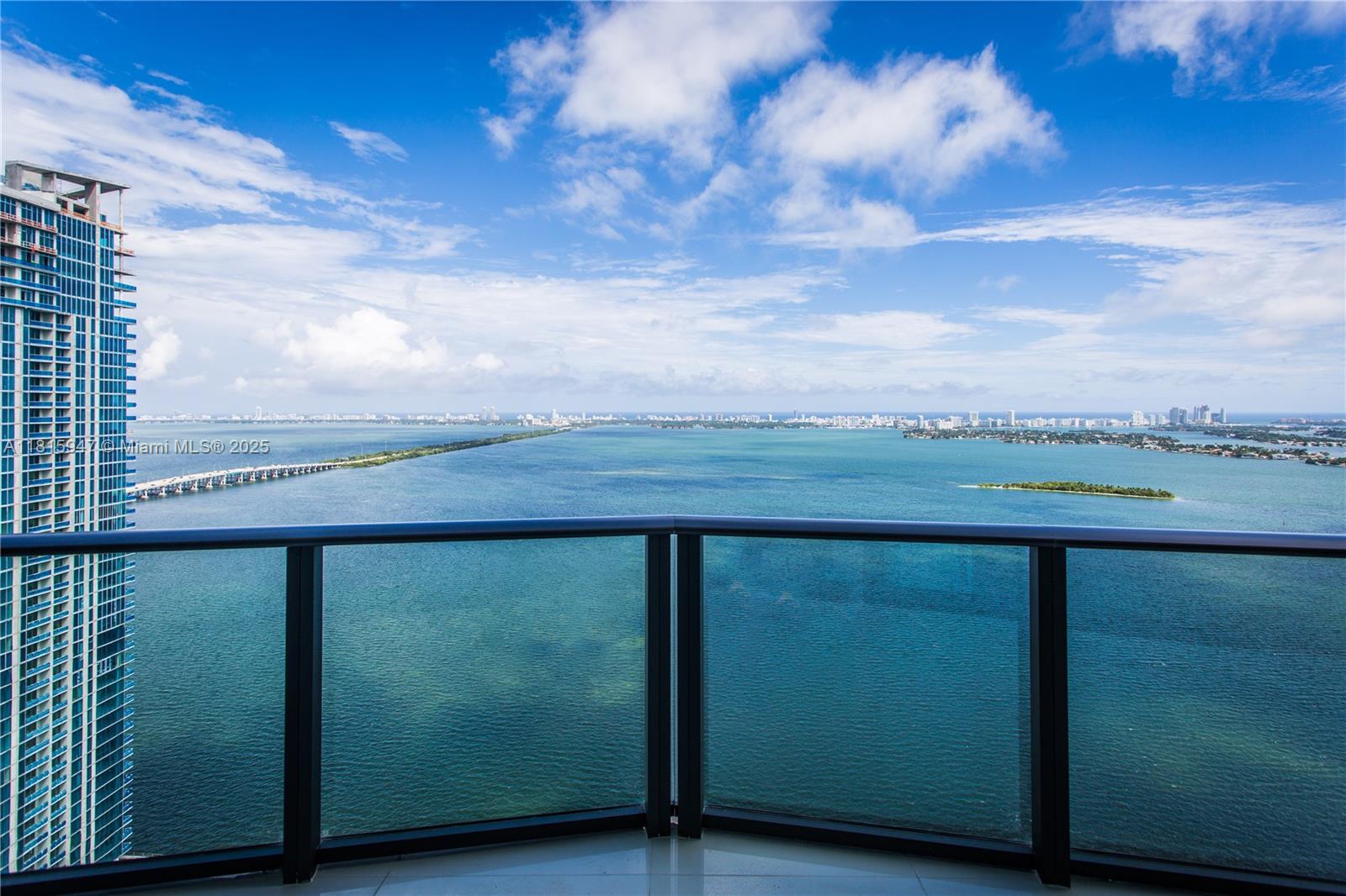 Apartamento para Alugar em Miami, FL